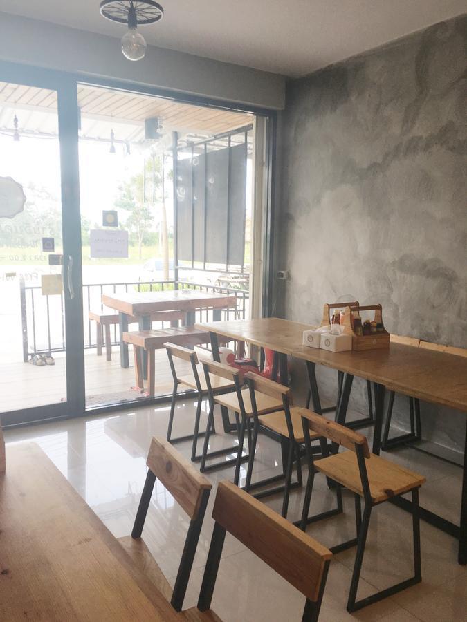 Innkhun House Urt Suratthani Airport Szuratthani Kültér fotó