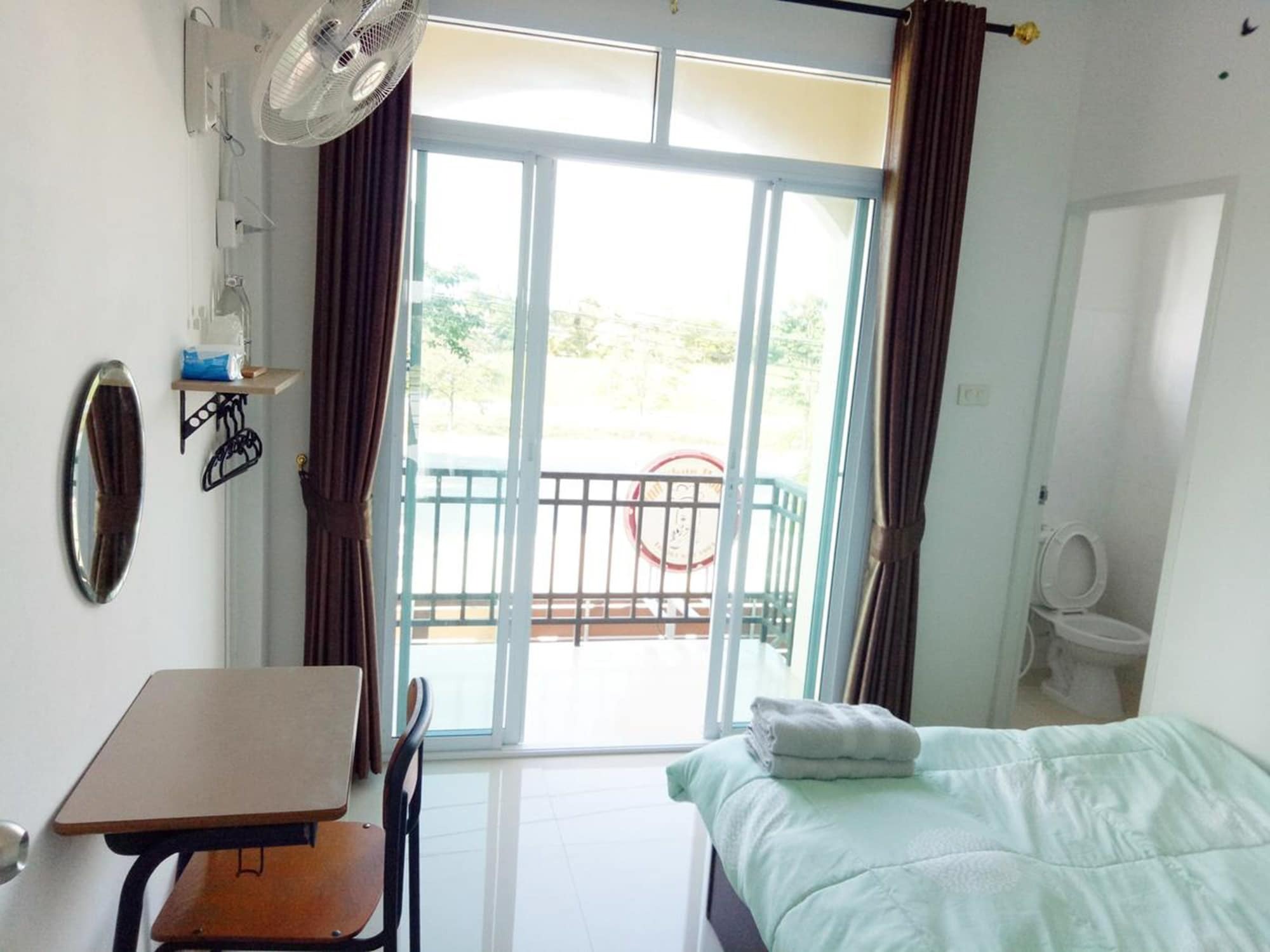 Innkhun House Urt Suratthani Airport Szuratthani Kültér fotó