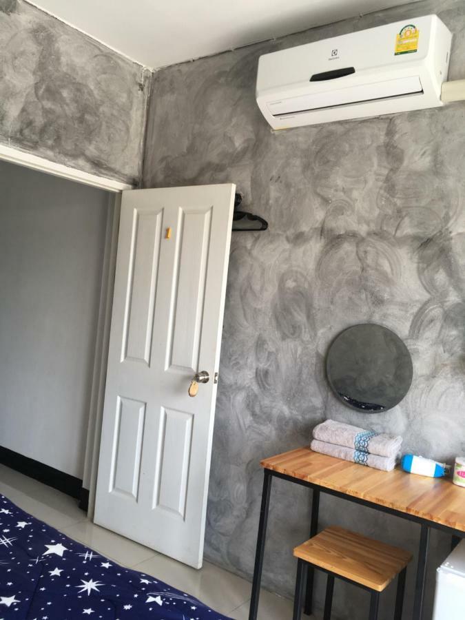 Innkhun House Urt Suratthani Airport Szuratthani Kültér fotó