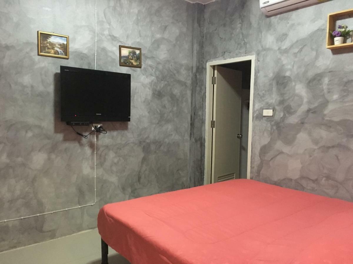 Innkhun House Urt Suratthani Airport Szuratthani Kültér fotó