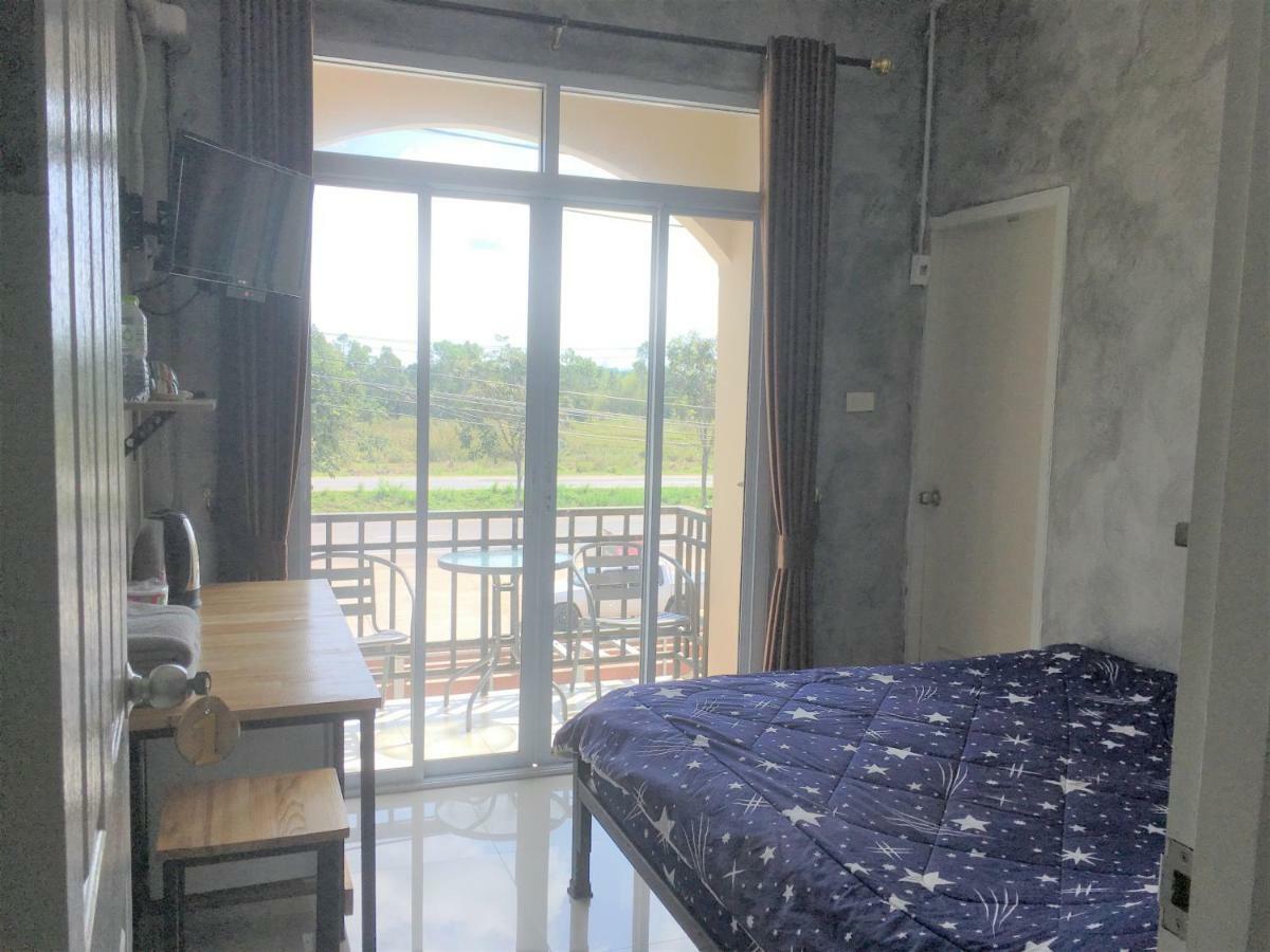 Innkhun House Urt Suratthani Airport Szuratthani Kültér fotó