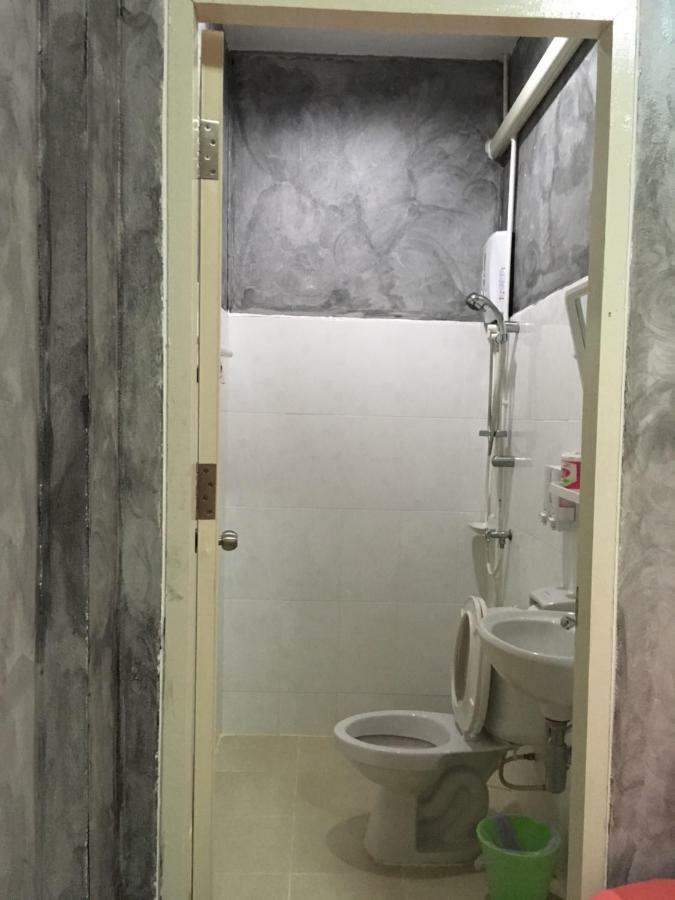 Innkhun House Urt Suratthani Airport Szuratthani Kültér fotó